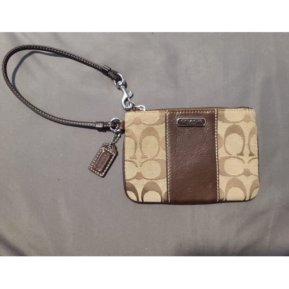NWOT Coach Signature Wristlet with Leather Detail